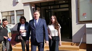 Crin Antonescu a mers la vot &icirc;mpreună cu soția sa și fiica lor