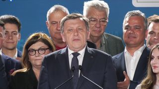 Crin Antonescu și-a recunoscut înfrângerea: "Îmi pare rău. Am prezentat un personaj, dar verdictul românilor a fost altul"