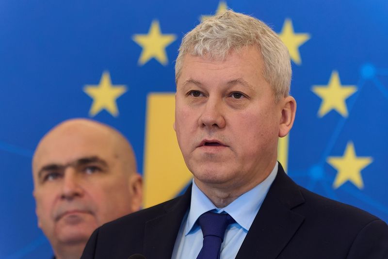 România, fără cârmaci: Țara are pentru prima dată în istorie și președinte și guvern interimar. Ce nu poate face statul în această perioadă