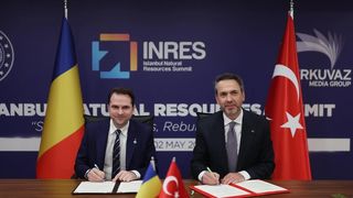 Sebastian Burduja, ministrul Energiei din Rom&acirc;nia, alături de omologul său turc, Alparslan Bayraktar