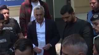 VIDEO Călin Georgescu, în tăcere la controlul judiciar. Prima apariție publică a politicianului după primul tur al prezidențialelor