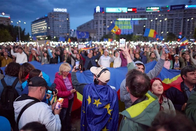 nicusor dan, miting piata victoriei 