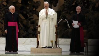 Prima discuție telefonică dintre Volodimir Zelenski și Papa Leon al XIV-lea. Noul suveran pontif este așteptat &icirc;n Ucraina: &bdquo;O astfel de vizită ar aduce speranță oamenilor noștri&rdquo;