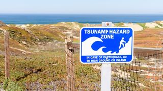 Ce trebuie să faci &icirc;n caz de tsunami: ghid rapid de la seismologul Mihai Diaconescu pentru turiștii din zonele de risc. După cutremurul din insula Creta a fost emisă alertă de tsunami