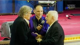 VIDEO „Știu tot despre tine”. Florin Piersic, întâlnire emoționantă