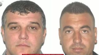 VIDEO Ei sunt pescarii dispăruți &icirc;n Dunăre, după accidentul cu o barjă. Marius și Liviu, naș și fin, sunt căutați ne&icirc;ncetat. Familiile speră la o minune: "Știa să &icirc;noate. Dumnezeu cu mila"