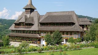 5 lucruri mai puțin cunoscute despre Mănăstirea Bârsana din Maramureș