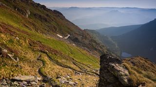 Aceasta este cel mai înalt vârf din Maramureș! Cum ajungi pe Vf. Pietrosul Rodnei – trasee montane