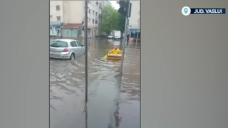 VIDEO Ploile puternice aduc risc major de inundații