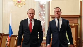 "Se joacă cu focul". Donald Trump, amenințat de Dmitri Medvedev cu "Al Treilea Război Mondial"