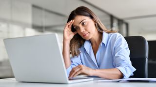 VIDEO Menopauza, apariția primelor semne. Medicul Andreas Vythoulkas spune cum puteți am&acirc;na transformările care apar &icirc;n organism