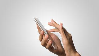 Așa poți afla dacă îți este ascultat chiar acum telefonul! Testul care îți arată adevărul