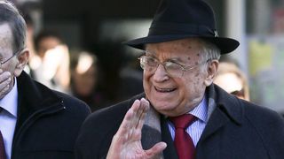 A murit Ion Iliescu. Câte mandate de președinte a avut omul care l-a înlocuit pe Ceaușescu la conducerea țării?