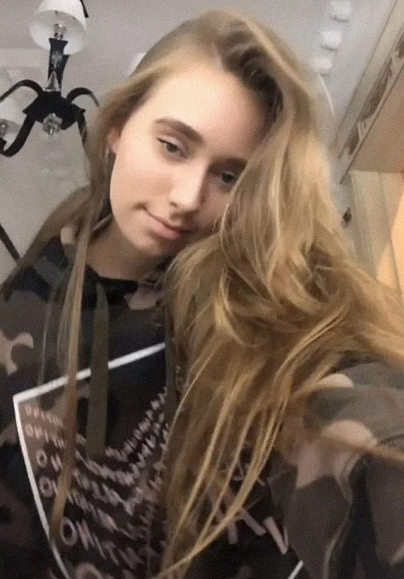 Ce face la Paris fiica lui Vladimir Putin