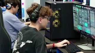 VIDEO „Sunt foarte mulțumit de decizia pe care am luat-o”. Academiile de gaming, la mare căutare