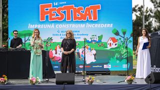 Aproape 700 de oameni au stat la Masa Binelui, pentru tinerii vulnerabili;  Kanal D, alaturi de SOS Satele Copiilor si de micutii aflati in situatii de risc