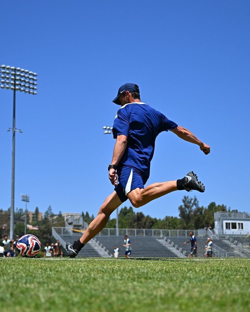 Cristi Chivu, la antrenamentele lui Inter Milano