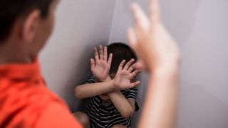 VIDEO Copil bătut crunt pe câmp! Cine au fost agresorii