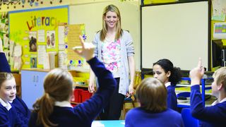 Mesaje de sfârșit de an pentru învățătoare, diriginte și profesori