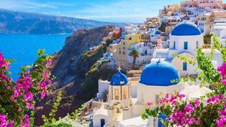 Santorini și Mikonos, taxă suplimentară de 20 de euro
