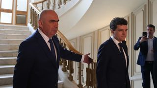 Cum ar urma să se &icirc;mpartă ministerele. Noul Guvern ar putea avea 3 vicepremieri. Ilie Bolojan, despre viitorul Executiv: "Va fi de sacrificiu"