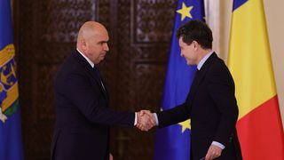 VIDEO Miniștrii Guvernului Bolojan au depus jurământul la Palatul Cotroceni. Prima ședință de Guvern a avut loc luni, iar executivul a adoptat o ordonanță de urgență și a trimis în Parlament un proiect de lege