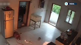 VIDEO Au supraviețuit printr-un miracol