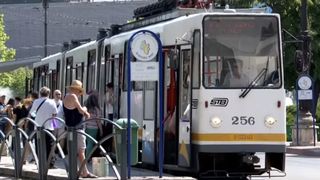 VIDEO &bdquo;Gradul de uzură este ridicat&rdquo; Saună &icirc;n transportul &icirc;n comun din țară! Șinele vechi sunt gata să cedeze din cauza temperaturilor extreme