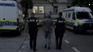 VIDEO &bdquo;Am fugit&rdquo; Declarațiile sf&acirc;șietoare ale copiilor sechestrați de propriul tată! Vecinii au făcut primele dezvăluiri despre bărbatul de 50 de ani