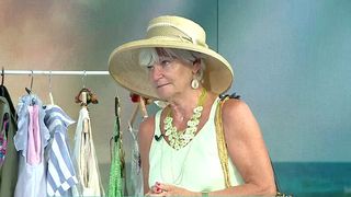 VIDEO „Se poartă foarte multe accesorii”. Monica Tatoiu, trucuri vestimentare