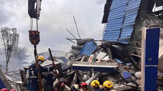 Cel puțin 34 morți după o explozie puternică, urmată de incendiu, la o fabrică de medicamente - UPDATE