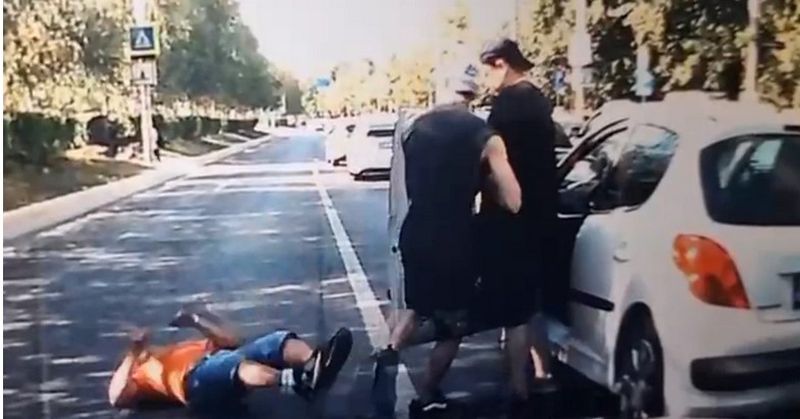 Un bărbat, bătut în trafic în București