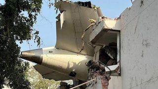 O nouă teorie zguduie ancheta accidentului aviatic din India! De ce s-ar fi prăbușit, de fapt, avionul în care au murit 260 de oameni