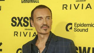 Actorul Julian McMahon, mort la 56 de ani