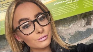 O profesoară a fost concediată după ce a băut alcool la școală, a dansat Macarena și a înjurat elevii