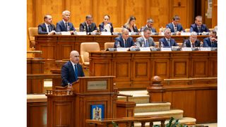 VIDEO Mai mulți rom&acirc;ni vor plăti asigurări de sănătate. Taxele pe noroc, recalculate