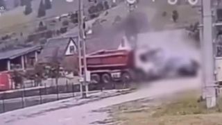 VIDEO Impact fatal! O femeie de 44 de ani a murit &icirc;n urma accidentului