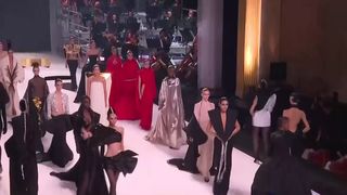 Ținutele Haute Couture cuceresc Parisul