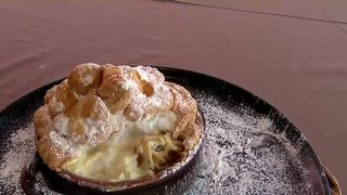 VIDEO &bdquo;Ne vizitează clienți din toate colțurile țării&rdquo;. Clătitele care fac senzație pe internet