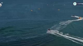 VIDEO „Mi-au înghețat și tălpile”. Apa Mării Negre s-a răcit brusc