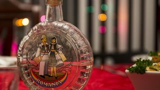 Cum se face pălinca &icirc;n Maramureș