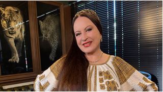VIDEO La mulți ani, Maria Dragomiroiu! Doamna cântecului românesc, în lacrimi în ziua în care împlinește 70 de ani