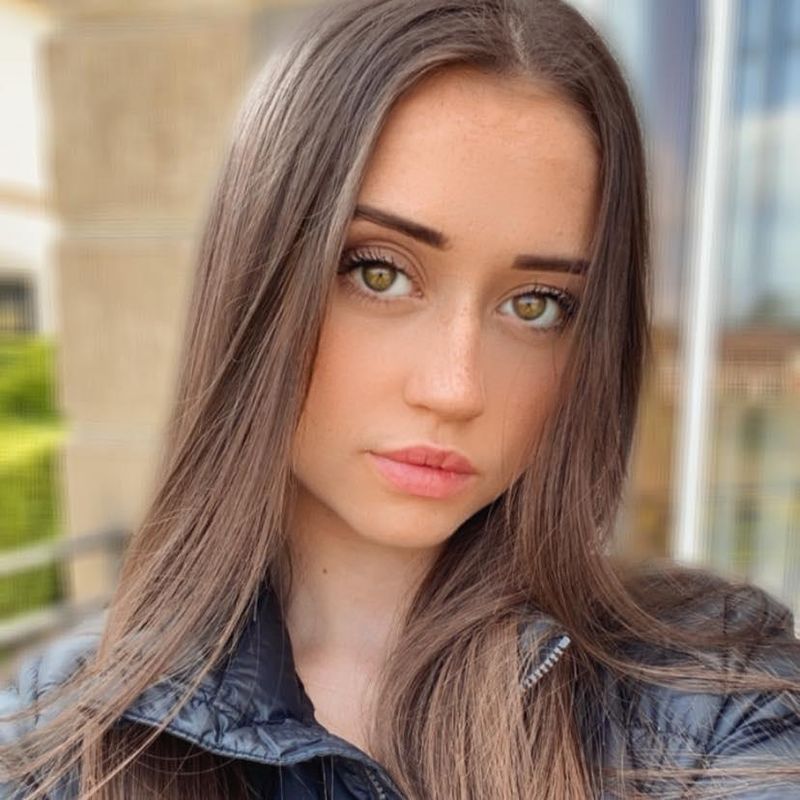 tanara moarta, iaht de lux, moarte suspecta 