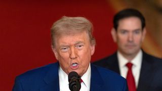 Iran, la un pas de a-l asasina pe Trump? Apropiatul liderului Ali Khamenei, dezvăluiri șocante:  "O microdronă l-ar putea ținti și lovi chiar în buric"