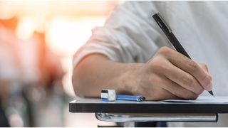 VIDEO &bdquo;Azi e un pas important&rdquo;. Concurență mare la admiterea la Medicină