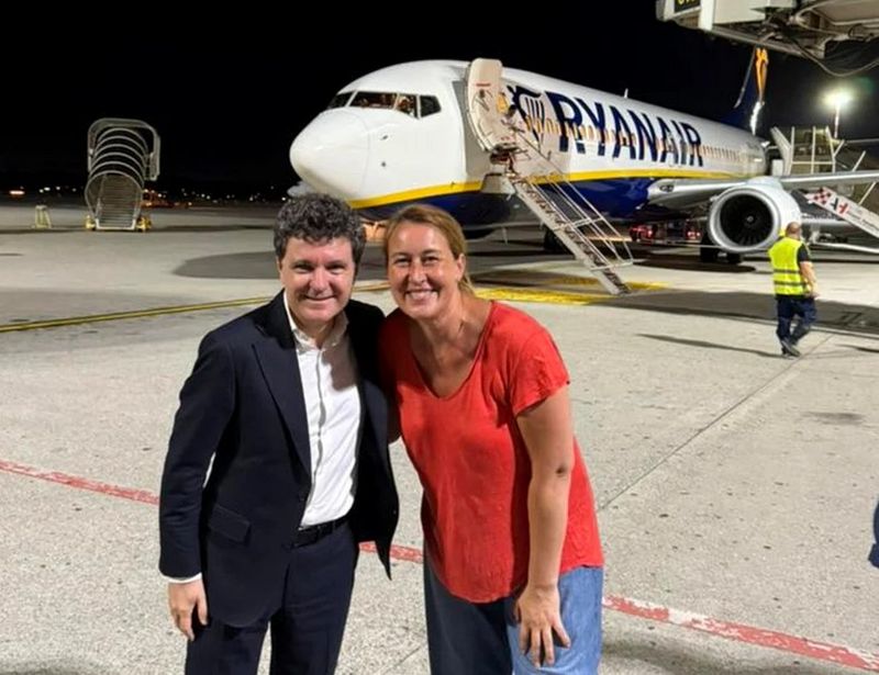 Nicușor Dan, într-un zbor low cost București–Milano