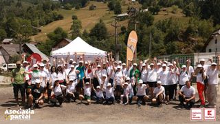 Proiectul Refresh Moieciu 5.0 a mobilizat 73 de voluntari pentru ecologizarea r&acirc;urilor Stăncioiu și Turcu din județul Brașov&nbsp;