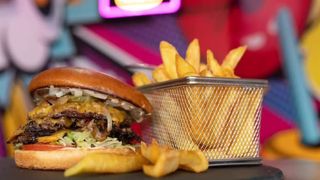 VIDEO &bdquo;De acolo a pornit totul&rdquo;. Raluca Munte și soțul, afacere cu gust american