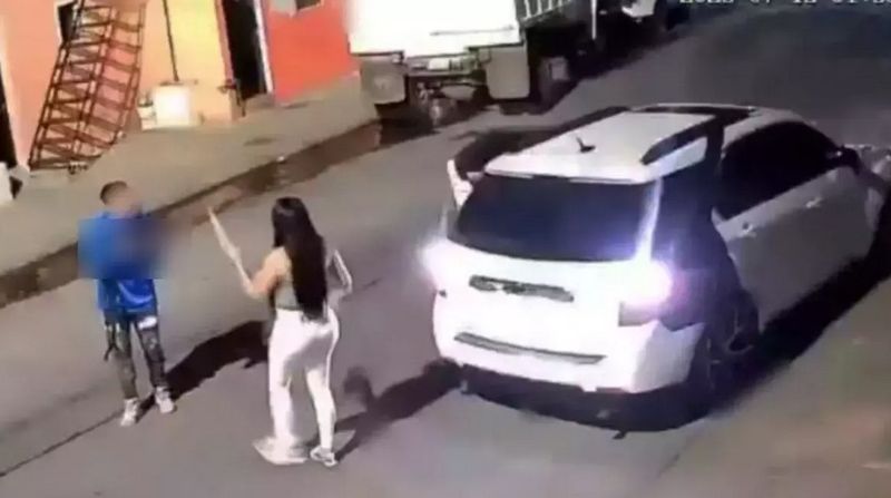 Femeie ucisă în plină stradă de fostul iubit