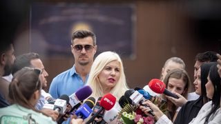 VIDEO Elena Udrea, eliberată din închisoare! Primele imagini cu fostul ministru al Turismului la ieșirea din penitenciar. Cum a așteptat-o Adrian Alexandrov